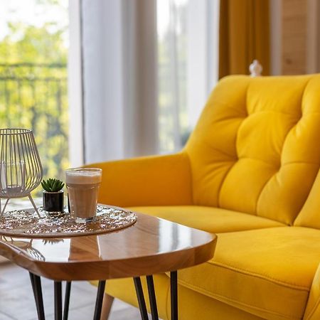 Villa Kasztelan Apartamenty Ustrzyki Dolne Bagian luar foto