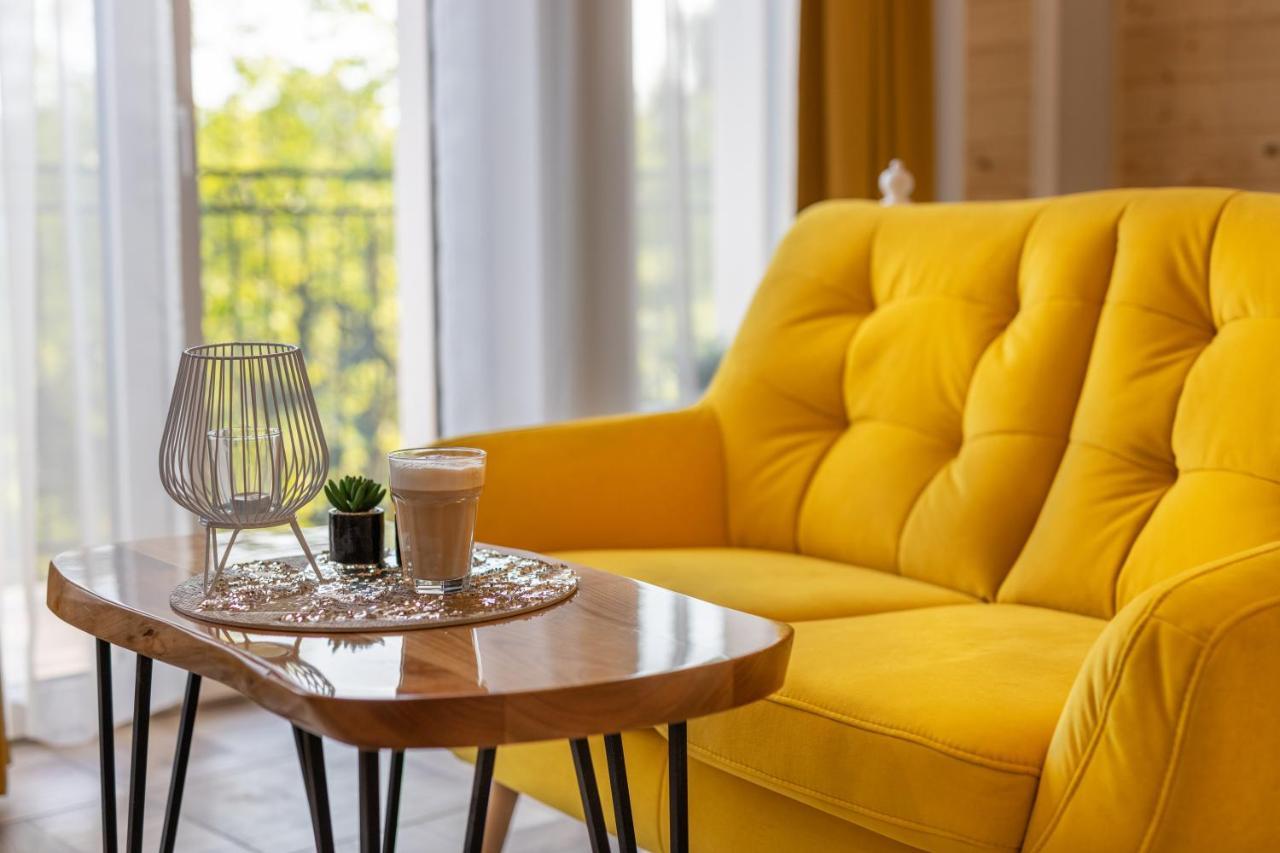 Villa Kasztelan Apartamenty Ustrzyki Dolne Bagian luar foto