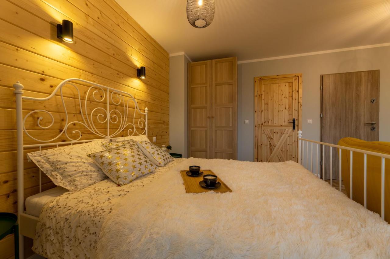 Villa Kasztelan Apartamenty Ustrzyki Dolne Bagian luar foto