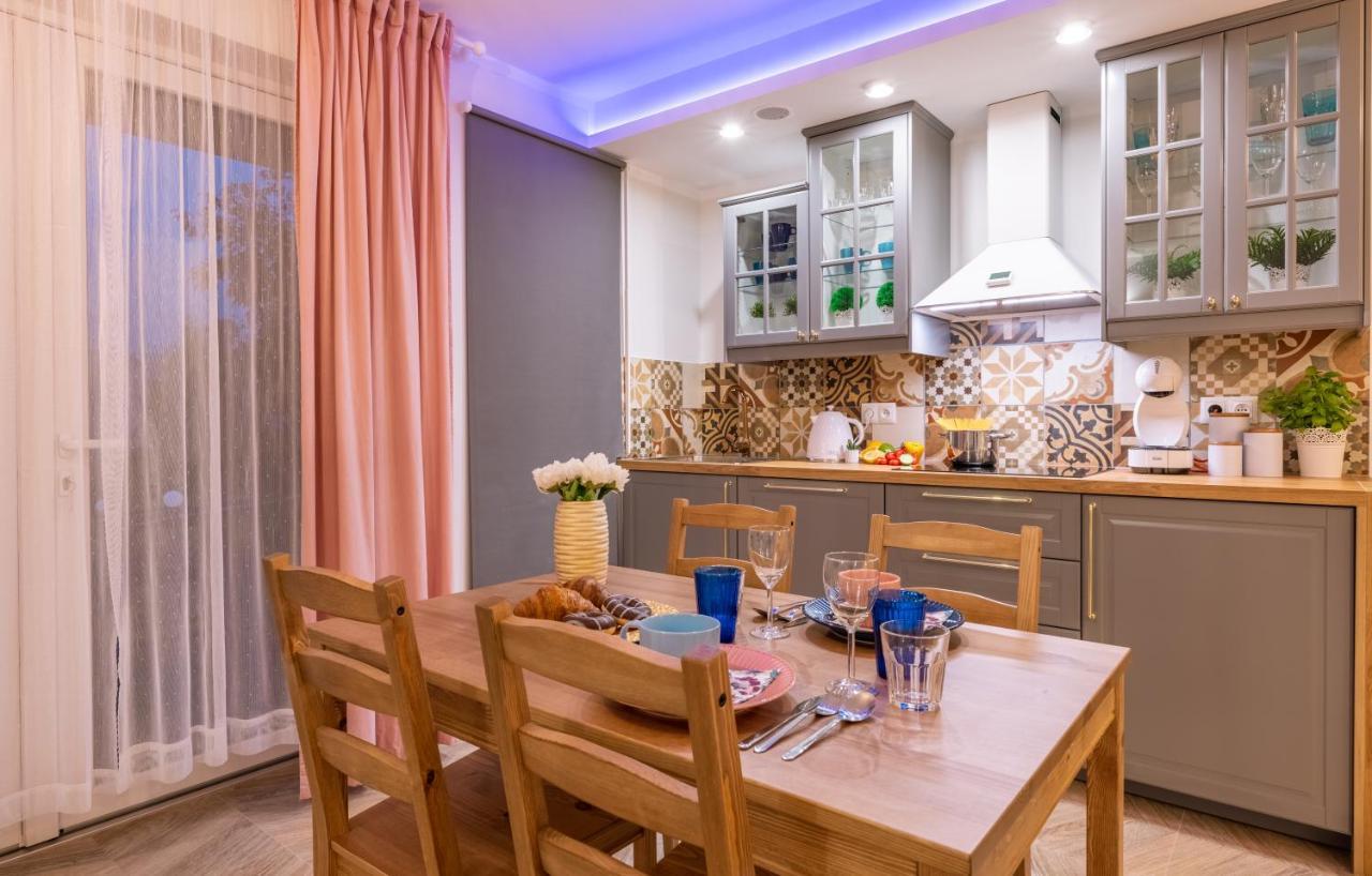Villa Kasztelan Apartamenty Ustrzyki Dolne Bagian luar foto